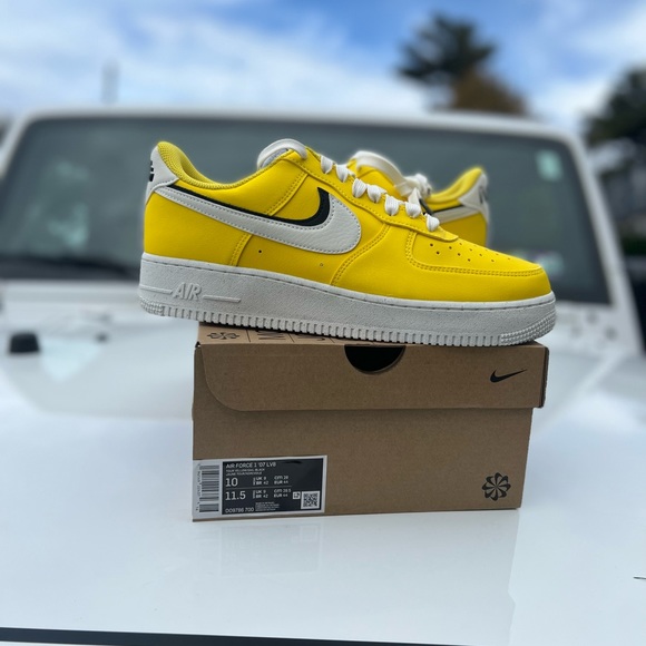 Air Force 1 ‘07 LV8 - Picture 2 of 5